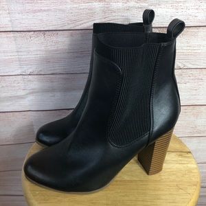 A+ Black Heeled Ankle Boots Sz8.5